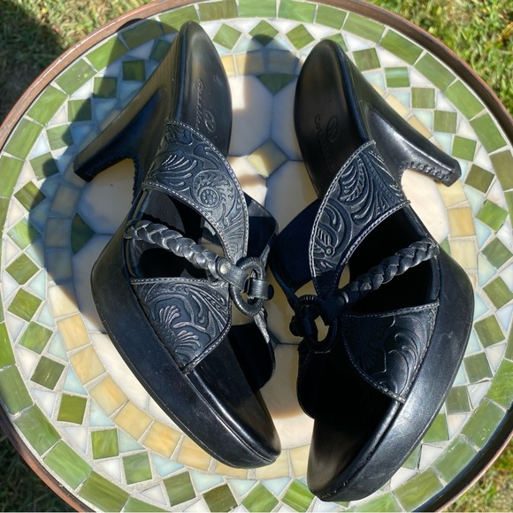 Cole Haan black tooled leather slide sandals mules US women’s size 8 - Picture 8 of 13